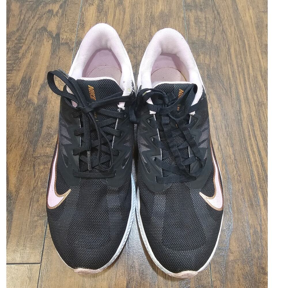 Nike Quest Black Pink Size 9.5
